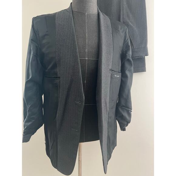Vintage Saint Laurie Wool Suit Gray White Pinstripes Size 36 JP - Picture 7 of 15